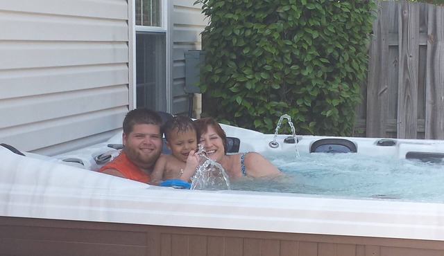 New Garden Estates w/pool and hot tub