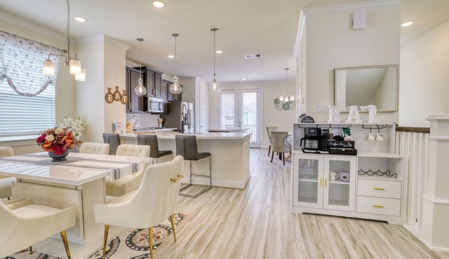 New! Gated Community, 10min to NRG stad, Downt Houston, Galleria and MedCenter