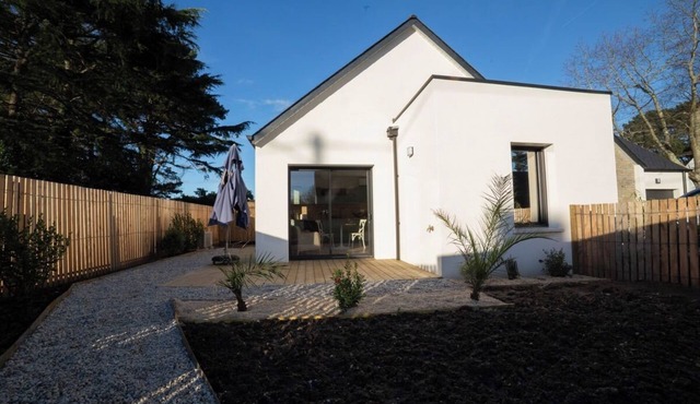 New gite between marsh, beach and typical Breton port.