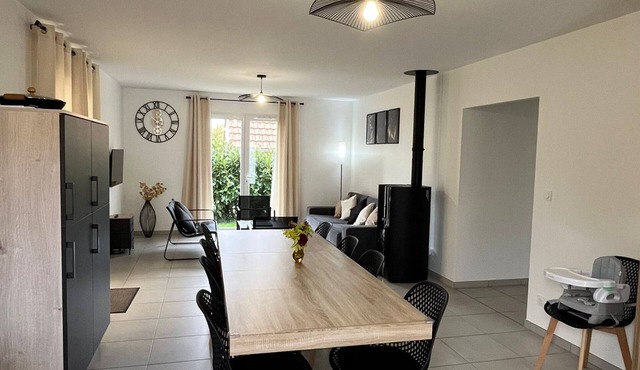 New gîte, 12 minutes from Futuroscope, in the countryside. "Poppy.