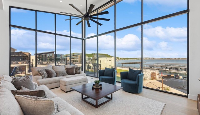 New Glass Water View at PK *4bed/4.5 bath | Games, Paddle Boards & Kayaks!