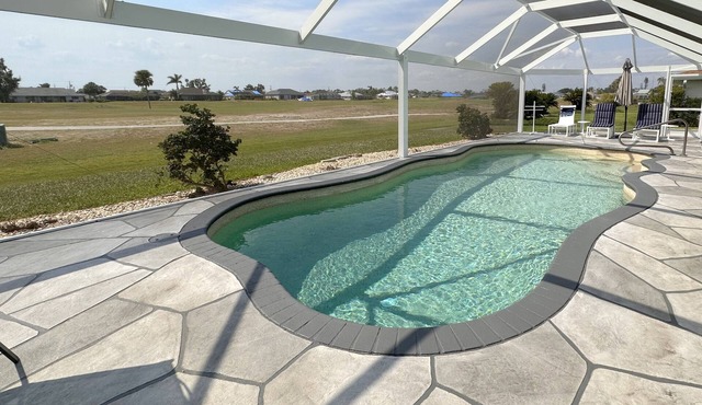 NEW! Golf Course frontage with HEATED pool, 20min to BEACH!