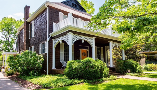 NEW Golf, Sunroom, Garden, Bourbon, Downtown LUX, Fully Loaded