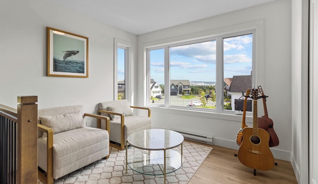 NEW Golfers Dream Modern Patio King Bed