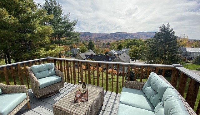 NEW Gorgeous mountain view condo 4bdr 3bth, wifi, cntrl air,near golf & downtown