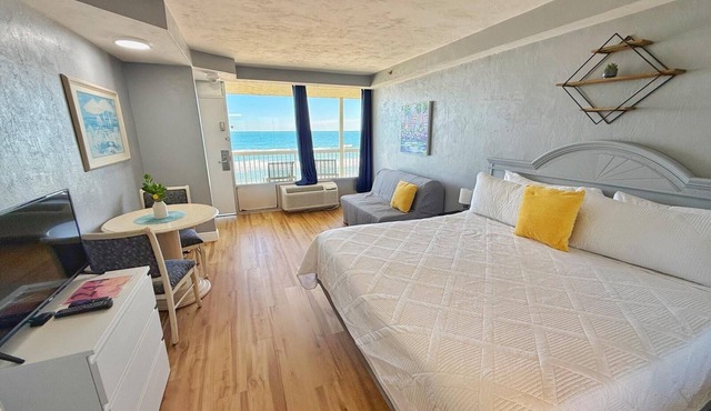 NEW! Gorgeous Ocean View Studio in Daytona Beach