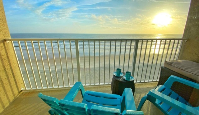 NEW Gorgeous Ocean Front King Bed in Daytona!