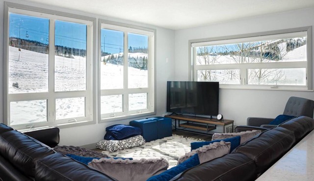 NEW! Granby Ranch Lookout - 3bd/2ba Ski-in/out Luxury Slope-facing Mountainside Condo