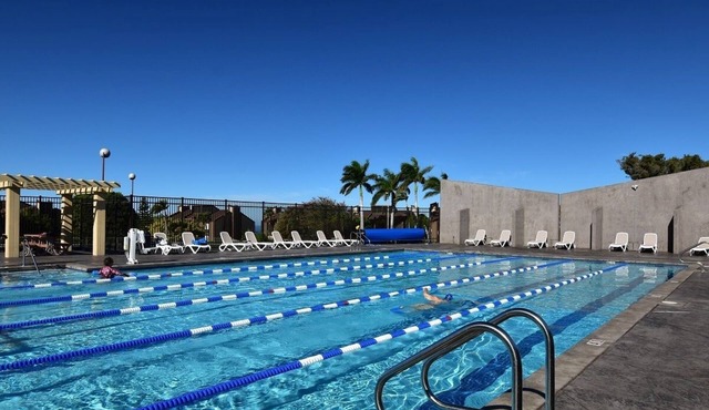 NEW! Great location with easy access to the pool!