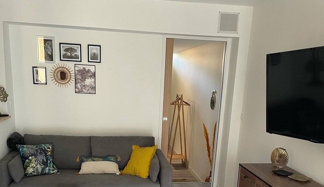 New ground floor apartment 2 minutes from the city center