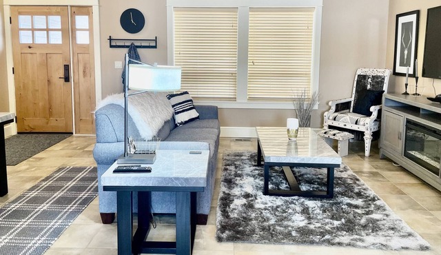 NEW! Guest House @ Jug Mountain Retreat! 360° of Mountain Views! Perfect Base Camp for SnowMobiling!