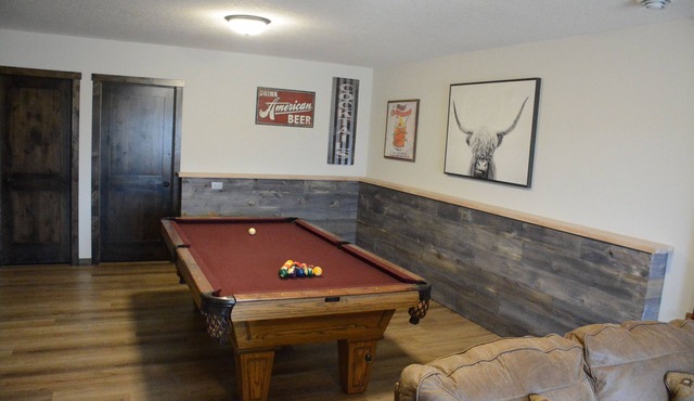 New Gull Lake Townhome! 5 bed 3200ft + Boat Slip