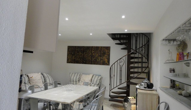 new house (2016) between sea and mountains 4 km from the beaches