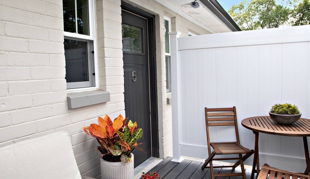 New Hagerstown Apartment - Self Check-in. Sleeps 4+