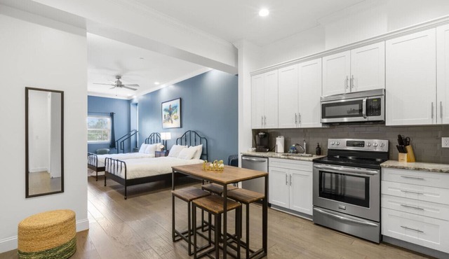 NEW! Havana Hideaway - Stunning Ybor Studio On 7th Ave