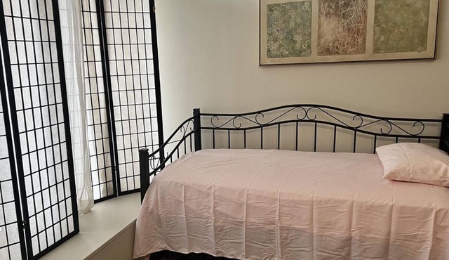 New Haven Studio apartment with 2 bedrooms. Dwtwn. Near EATRIES & ENTERTAINMENT.