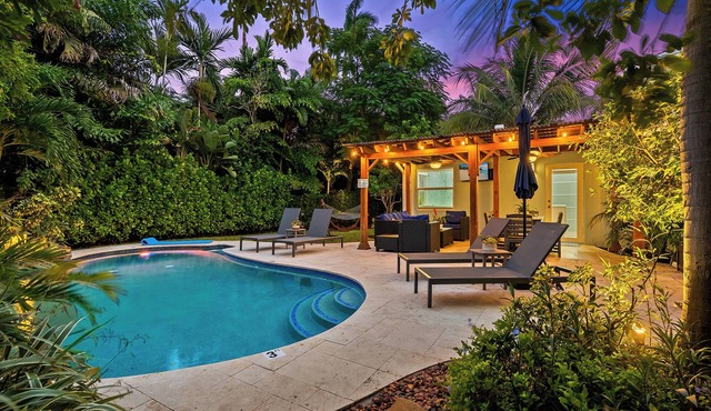 New Heated Pool Home in Fort Lauderdale,Charming Tropical Retreat Near Beaches, Shopping & Dining!