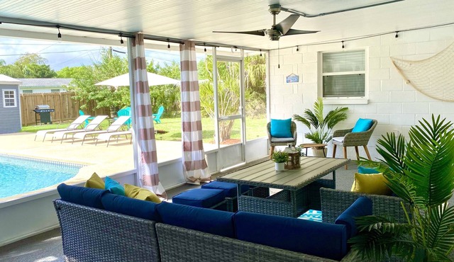NEW ★HEATED Pool, beach ★ 4-3, Patio, Firepit, Family friendly , Space Complex