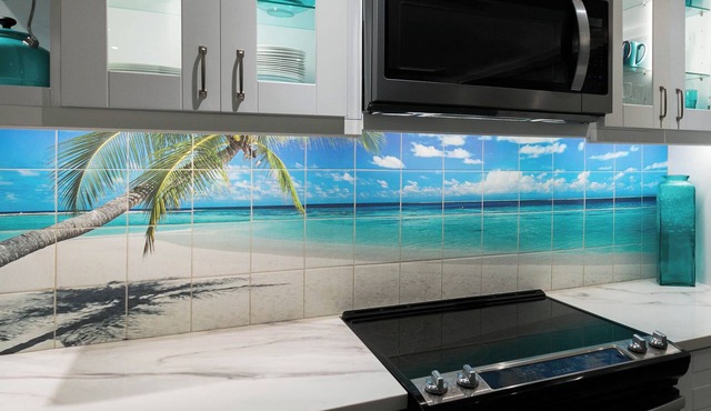 NEW Heated Pool & HOT Tub! Top-Floor-Ocean View!