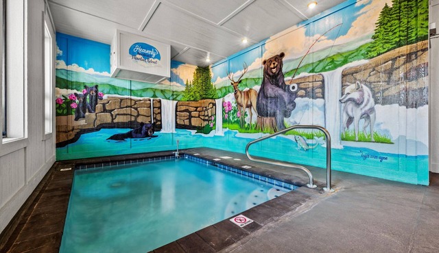 NEW Heated Pool & Theater Luxury Getaway|Mtn Views