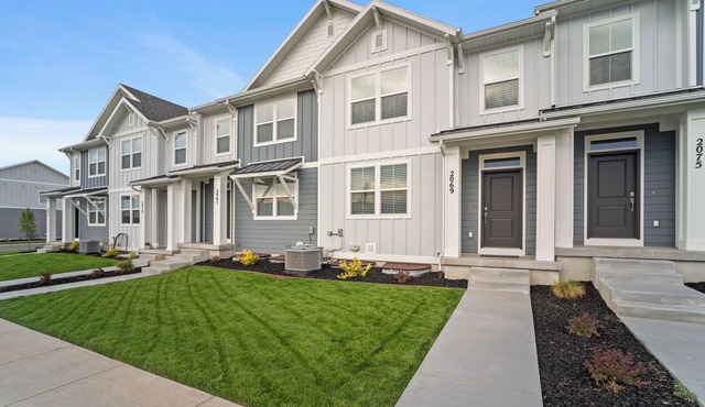 New Heber Townhouse + views + 2 car garage + washer + dryer
