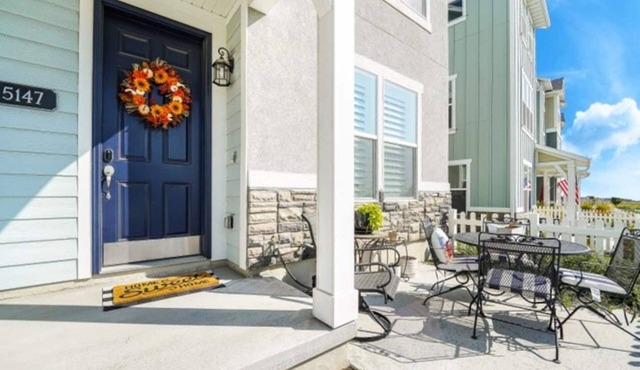 New Herriman townhome-pets welcome 2 master suites