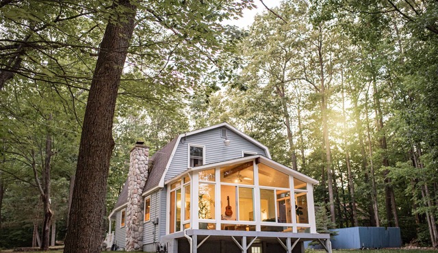 *NEW Higgins Lake Boho Chic Cottage