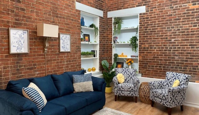New! Historic and Renovated 3BR Riverside Suite