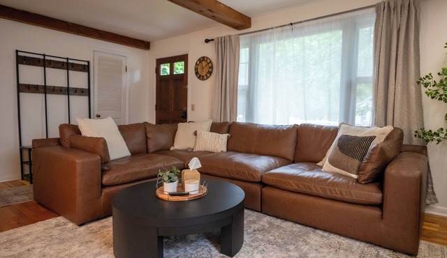 NEW! Historic Charmer meets Lux Comfort 5BR, 2 BA + 2 Living Areas! Sleeps 10!
