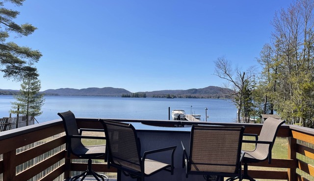 New! Historic craftsman house on the shores of 4th Lake available!