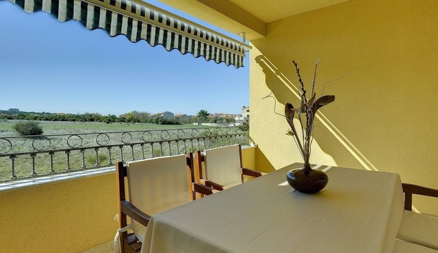 New holiday flat with parking, climate in a quiet area of Pula