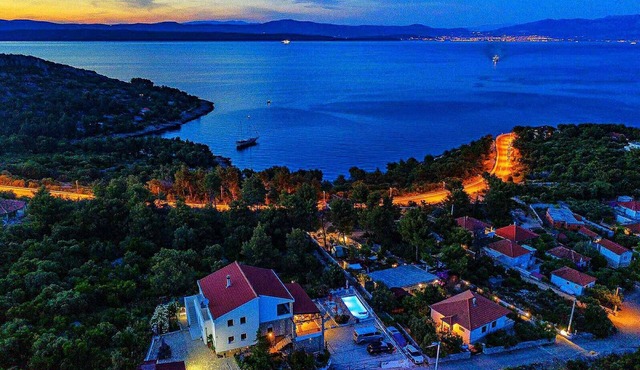 New holiday home with great view, pool! 5 units,island Šolta,Croatia (16 guests)