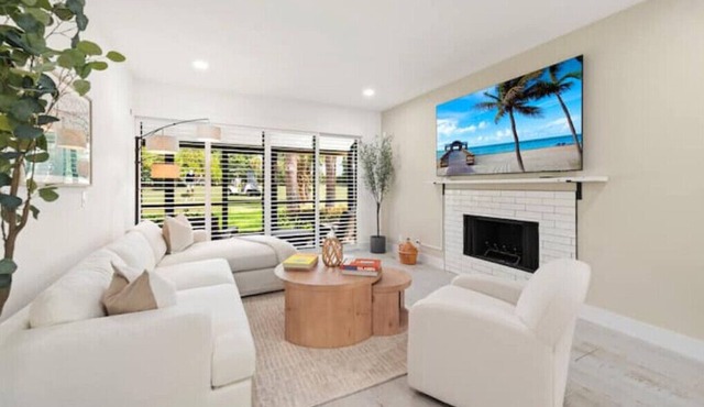 New Home at PGA National on Golf Course with Private Spa by Guaranteed Rental™