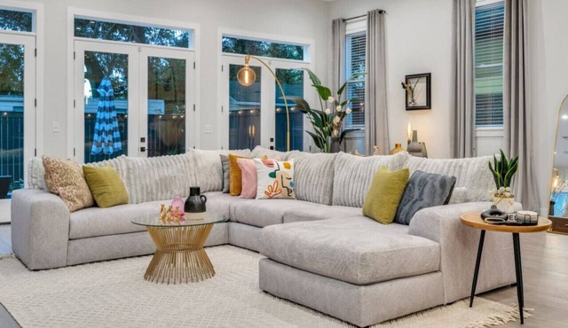 New Home Great for Groups | Heated Pool, Sleeps 10