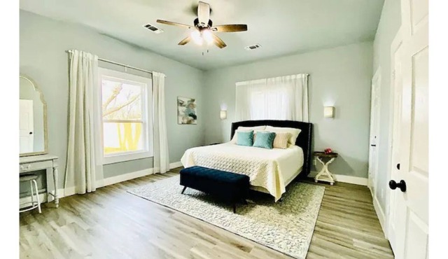 New home in a classic body close to downtown!