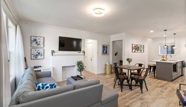 New Home in MidTown- Sleeps 11 For Rent in Atlanta