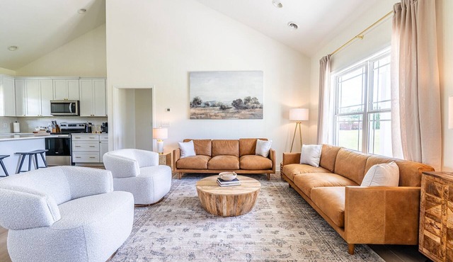 New Home in Tusculum - ALL King Beds! No Cleaning Fees!