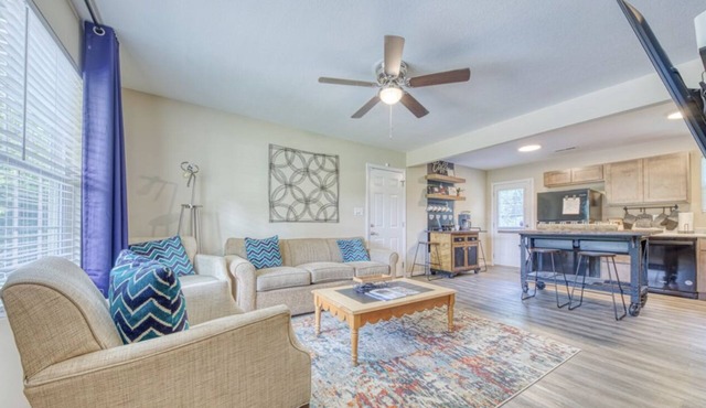 New home minutes to Downtown Knoxville or UT and 30 minutes to Pigeon Forge
