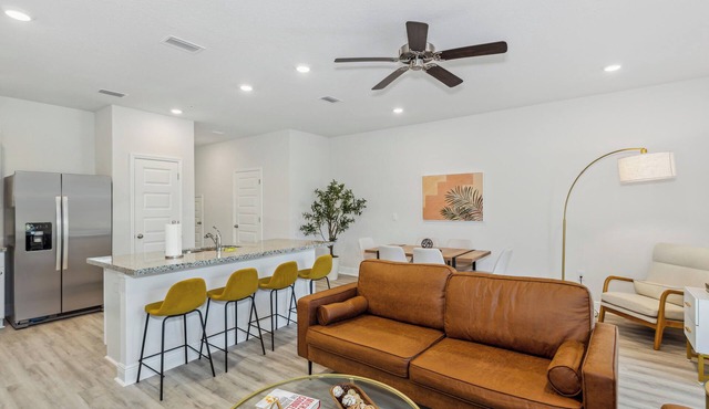 New Home near UWF & PNS Beach!