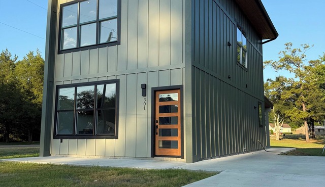 New Home: Relax & Unwind Stylish 3BR/2BA in lovely Andalusia, Alabama