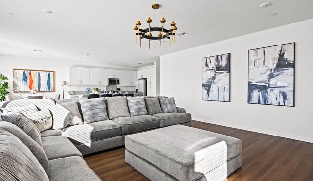 New Home/Spacious/oversized sofa