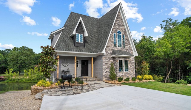 New Home - Thunderbird Lakefront - Large Deck