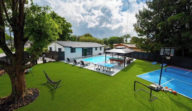 New Home w/Big Patio/Heated Pool/Pool table/Ping pong table