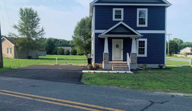 New home w/EV charging, close to beaches and DE Turf