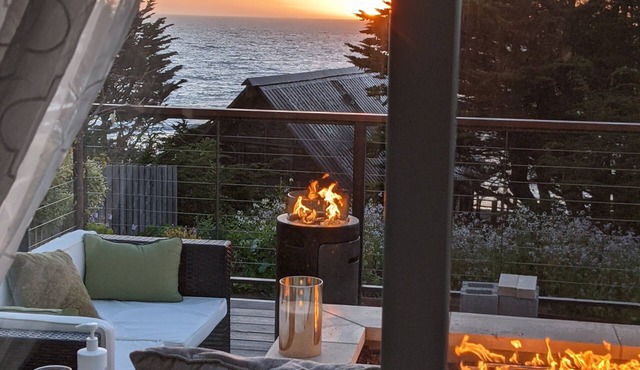 New Home w Expansive Ocean and Sunset Views, Steps to the Seal Cove Beach