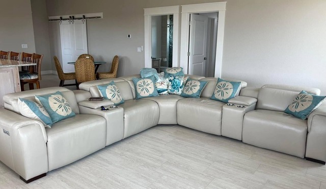 New Home with Stunning Views of The Gulf of America & Porpoise Creek