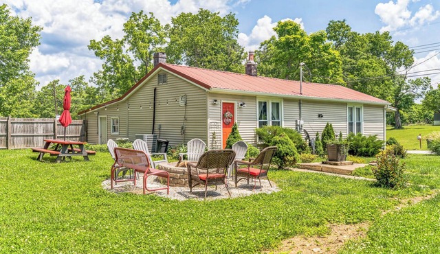 New Hope Bourbon Stop- historic home, peaceful spot in heart of Bourbon country