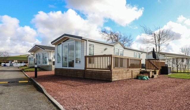 NEW HORIZON, pet friendly, character holiday cottage in Armathwaite