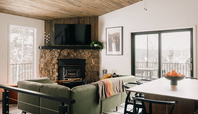 NEW Hot Tub + Arcade + Fire Pit + Mtn Views