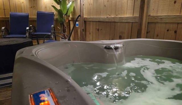 * New Hot Tub * Best Location on the Wine Trail! *